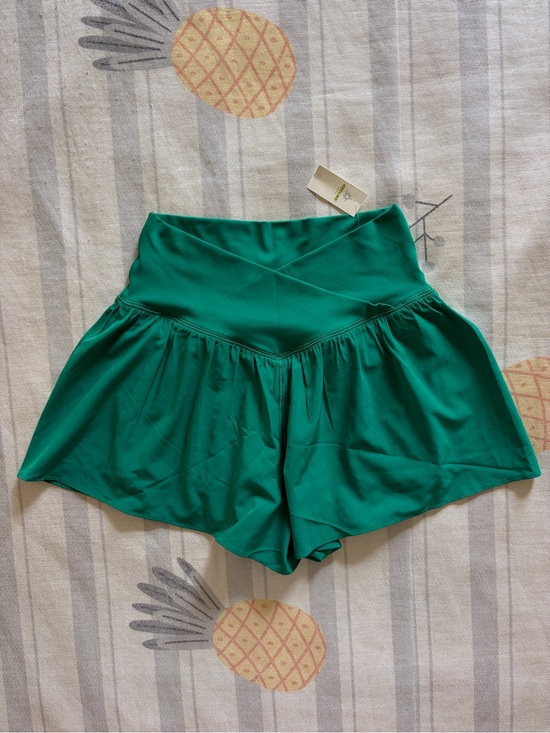 aerie Pants - OFFLINE by Aerie Green Crossover Shorts